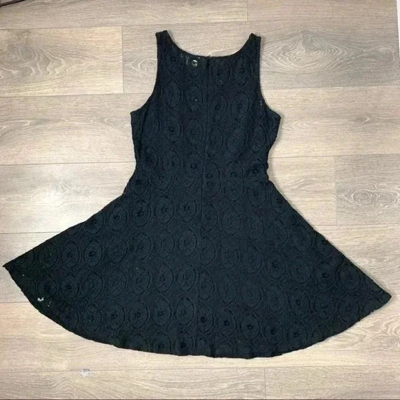 BB Dakota Renley Mini Dress Lace Fit & Flare Black Lace Cocktail Size 10 - Picture 11 of 16